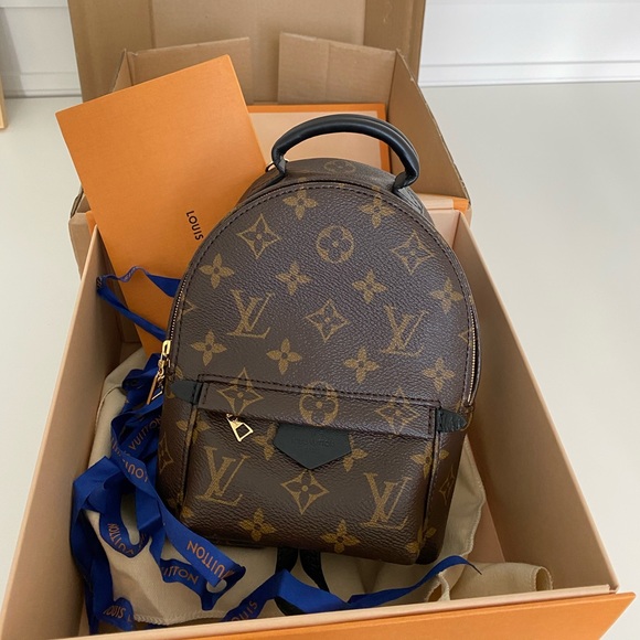Louis Vuitton Handbags - ❌SOLD❌🔥🔥🔥PALM SPRINGS MINI